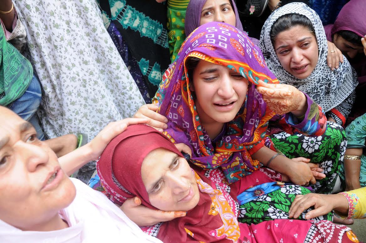 Slain Malarata youth’s family protests against killing